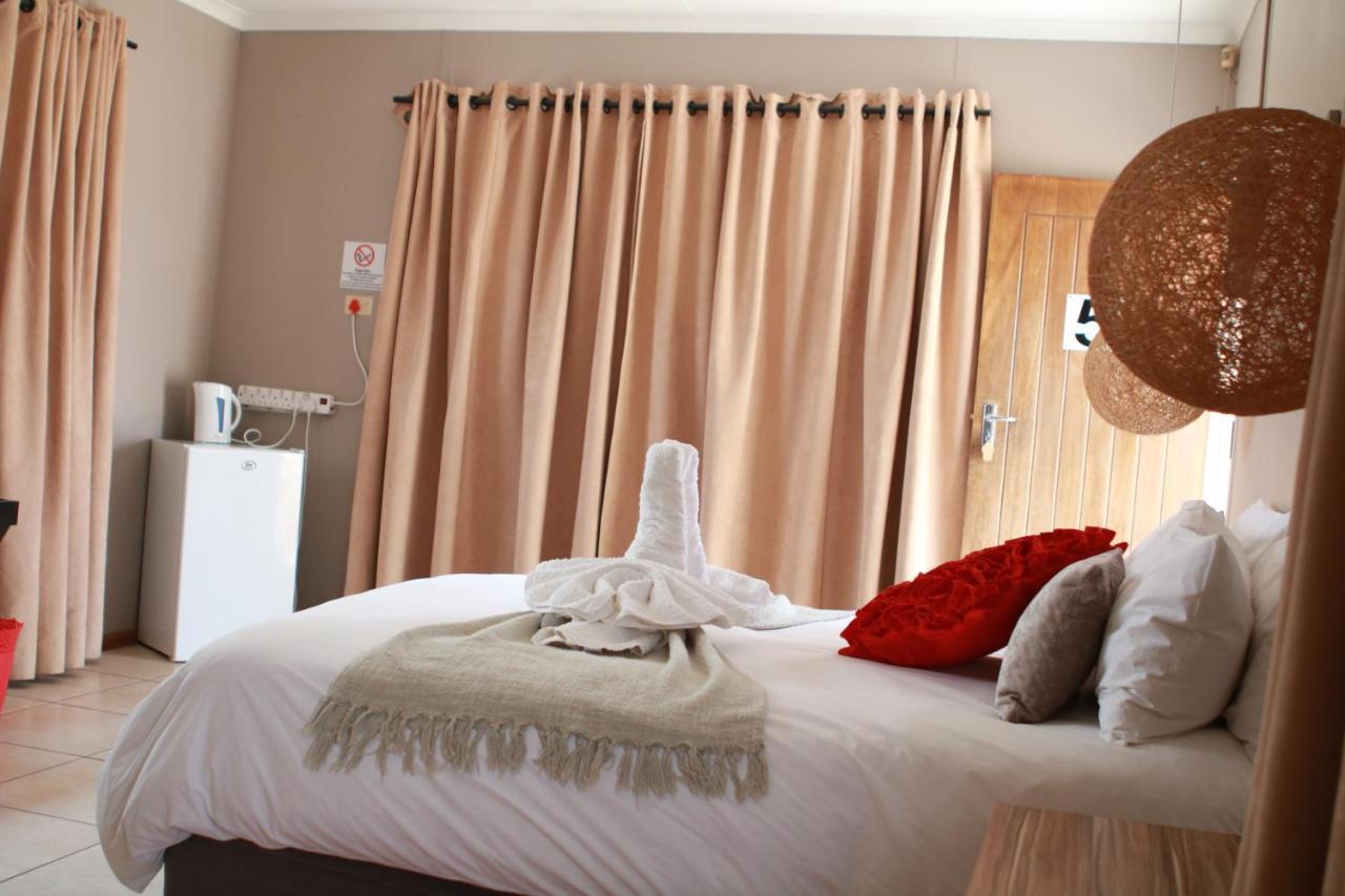 Maritz Country Lodge Keetmanshoop Bagian luar foto